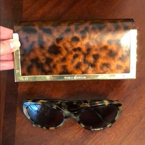 Tory Burch Sunglasses. Brown and Black